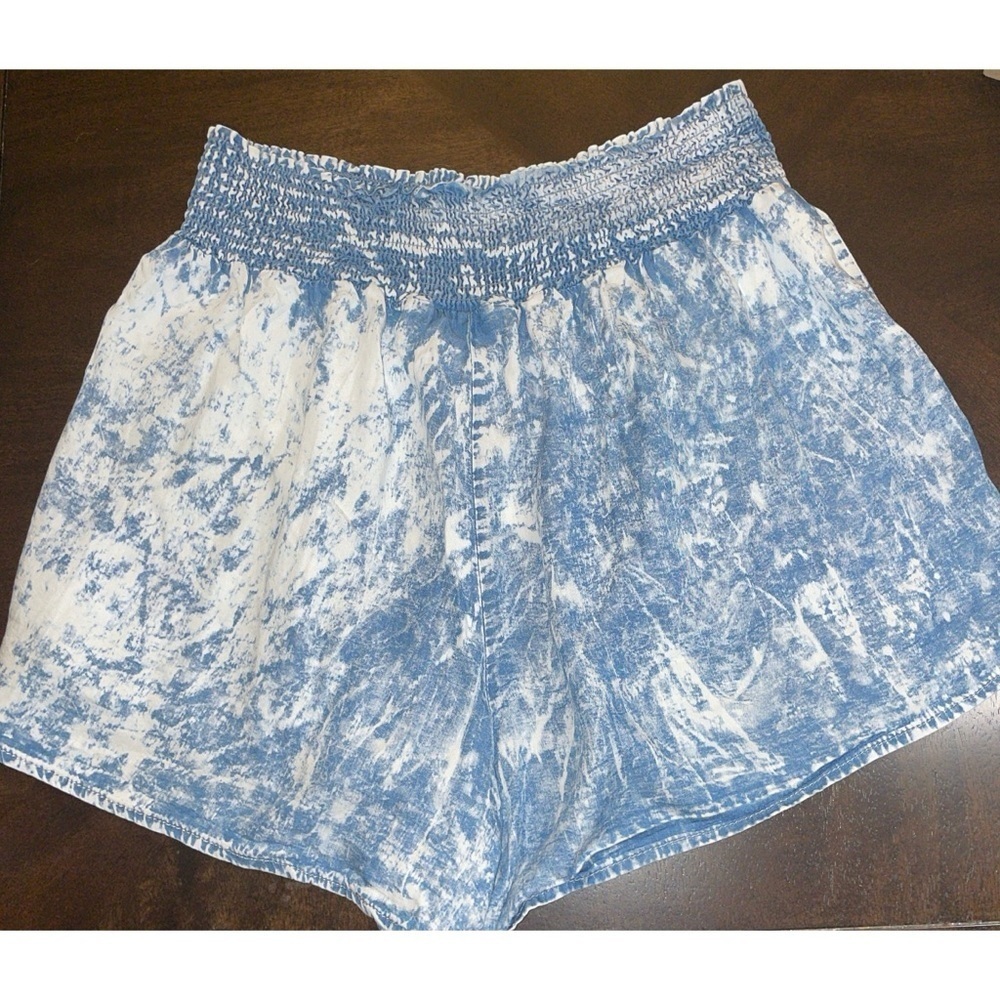 Thread  & Supply Smocked Soft Denim Shorts(Waist 28”Length 16” Inseam 3”)